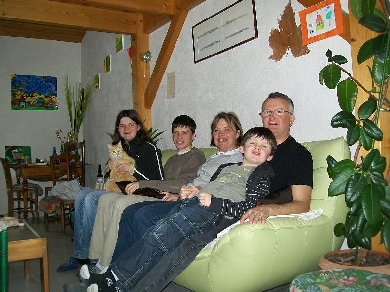 Famille au complet Mars 2009.jpg
